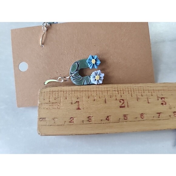 Polymer Clay Blue Floral Dangling Pierced Earrings New - Picture 10 of 10